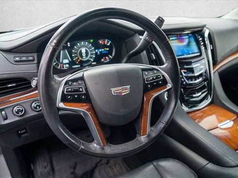Used 2018 Cadillac Escalade Premium Luxury image 14
