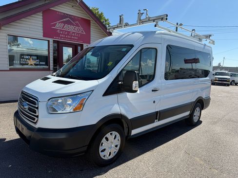 Used 2017 Ford Transit 150 XLT image 4