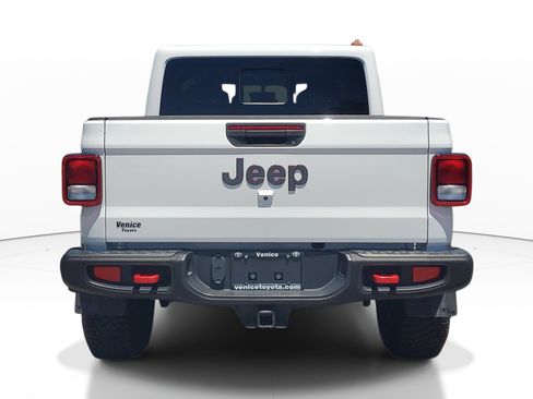 Used 2023 Jeep Gladiator Rubicon w/ Trailer Tow Package AWD/4WD image 5