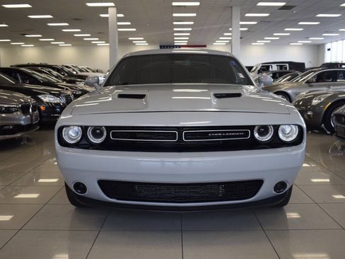 Used 2021 Dodge Challenger SXT image 13