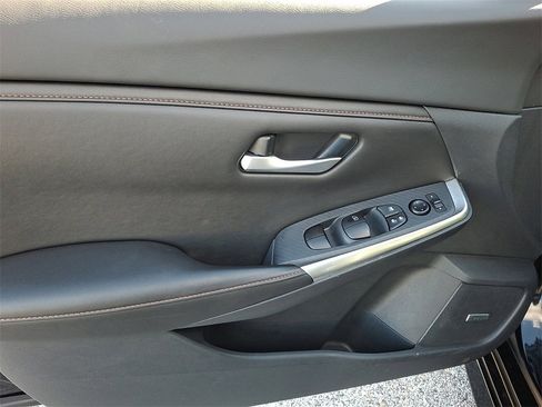 Used 2022 Nissan Sentra SR w/ SR Premium Package image 15