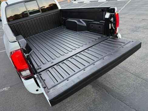 Used 2022 Toyota Tacoma SR RWD image 32