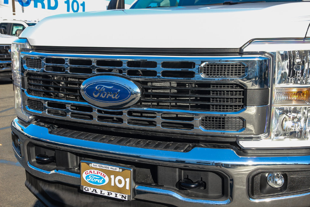 New 2026 Ford F550 4x4 SuperCab Super Duty image 13