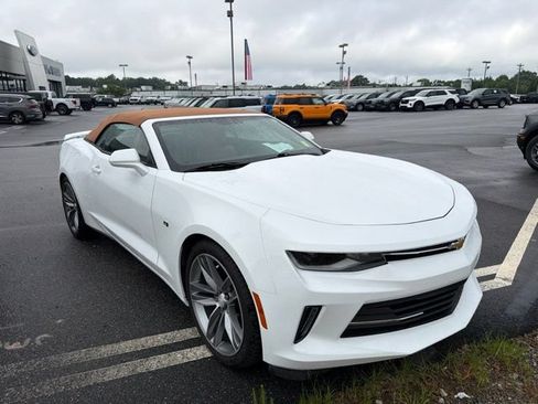 Used 2017 Chevrolet Camaro LT RWD image 2