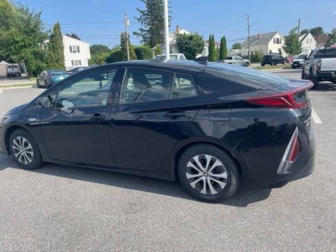 Used 2020 Toyota Prius Prime LE FWD image 3