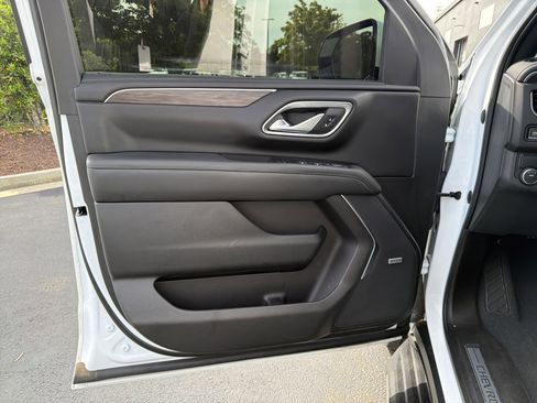 Used 2022 Chevrolet Tahoe LT w/ LT Signature Plus Package RWD image 25