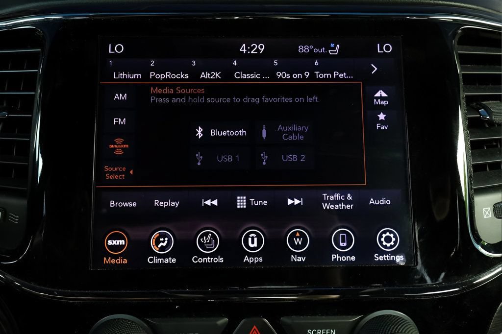 Used 2020 Jeep Grand Cherokee Overland AWD/4WD image 25