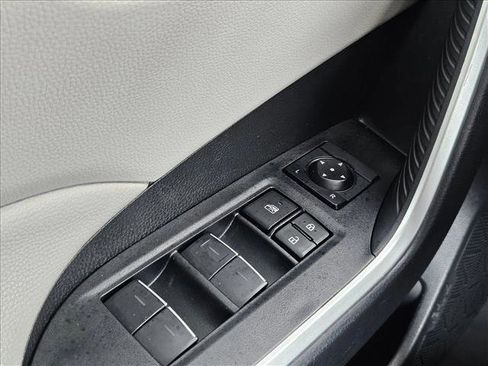 Used 2024 Toyota RAV4 XLE FWD image 17