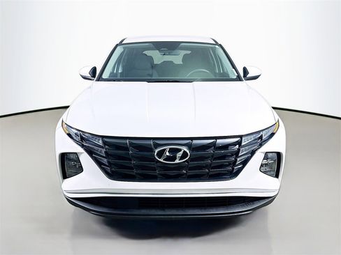 Used 2024 Hyundai Tucson SE image 2