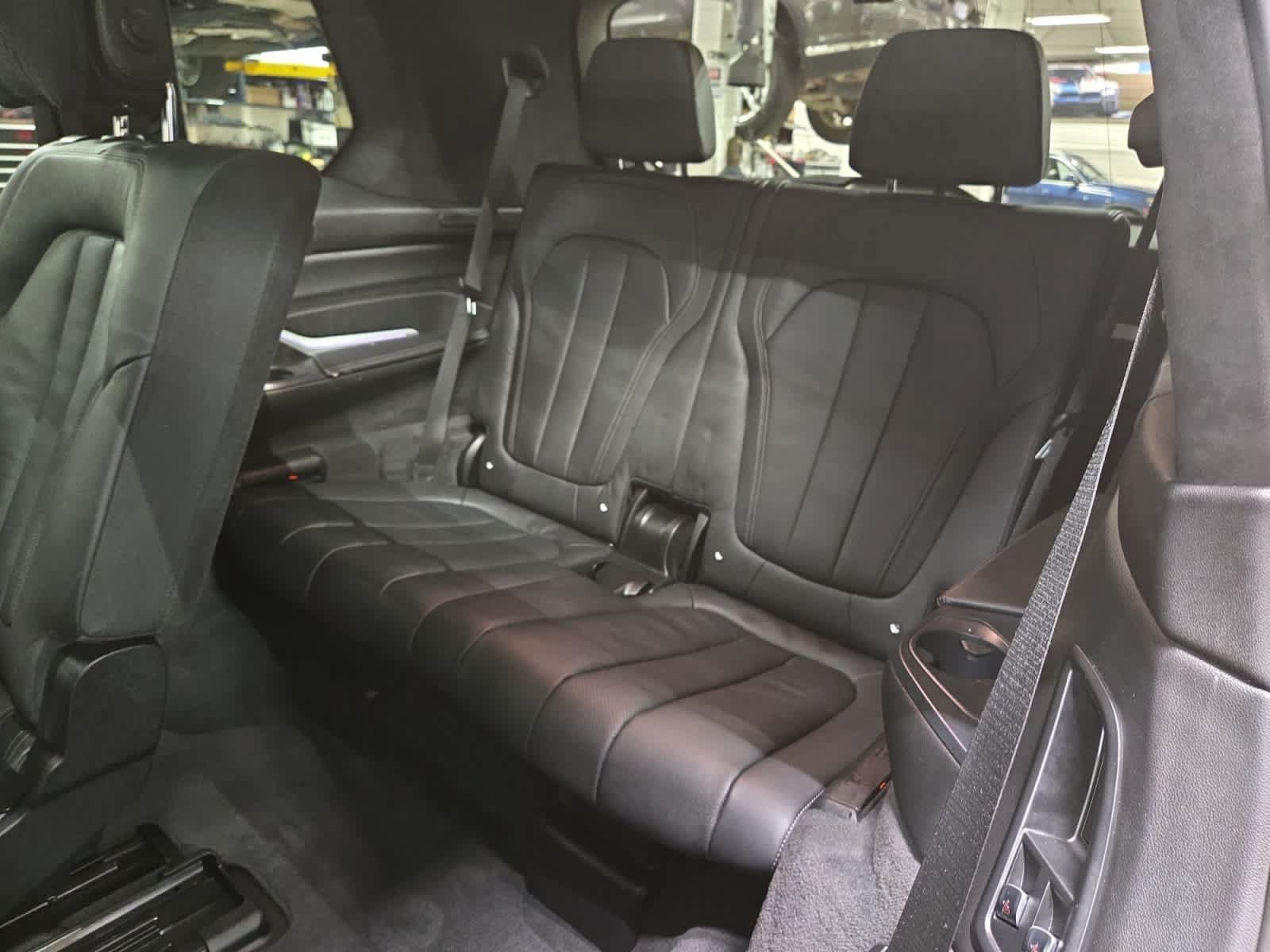 Used 2021 BMW X7 M50i w/ Cold Weather Package AWD/4WD image 22
