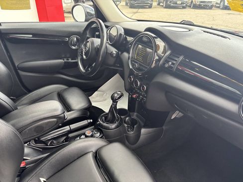Used 2016 MINI Cooper 4-Door Hardtop image 18