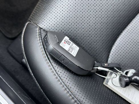 Used 2024 Kia Sorento S AWD/4WD image 21