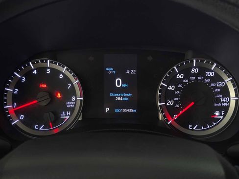 Used 2020 Toyota Highlander L FWD image 25