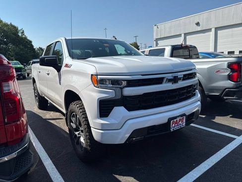 Used 2022 Chevrolet Silverado 1500 RST AWD/4WD image 2