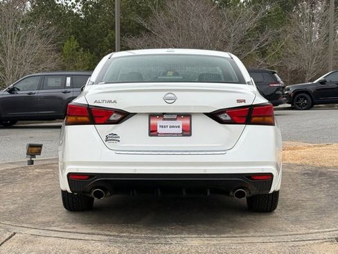 Used 2023 Nissan Altima 2.5 SR w/ SR Premium Package image 6