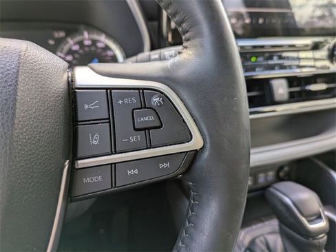 Used 2022 Toyota Highlander Platinum image 28