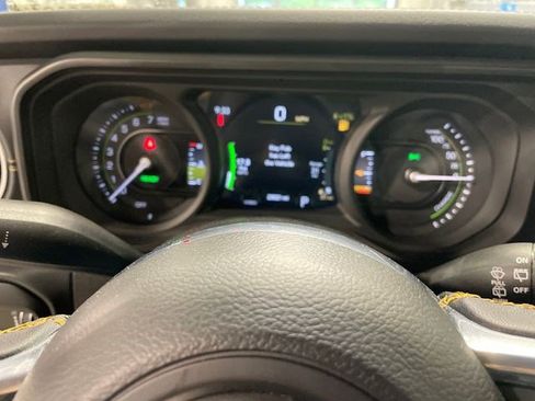 Used 2024 Jeep Wrangler Unlimited Sahara w/ Technology Group AWD/4WD image 47