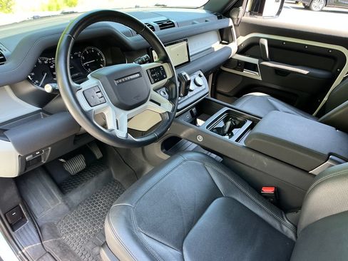 Used 2023 Land Rover Defender 110 SE AWD/4WD image 10