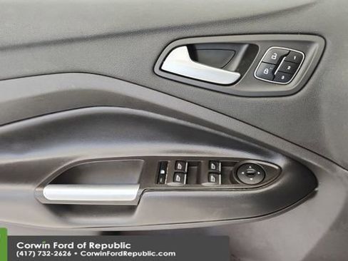 Used 2019 Ford Escape Titanium image 22