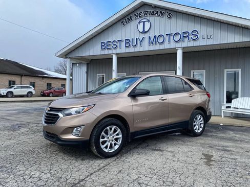 Used 2019 Chevrolet Equinox LS w/ LS Convenience Package AWD/4WD image 1