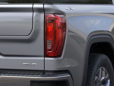New 2026 GMC Sierra 1500 SLT image 11