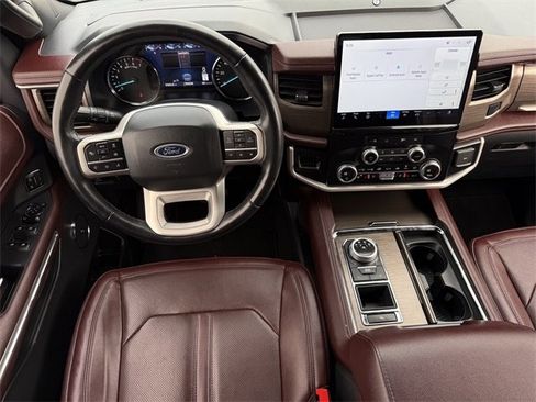 Used 2024 Ford Expedition Limited image 12