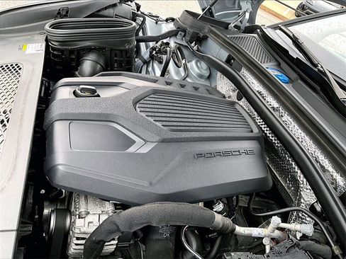 Used 2022 Porsche Macan image 24