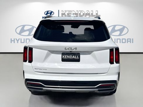 Used 2023 Kia Sorento S image 5