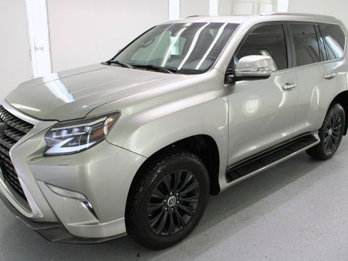 Used 2022 Lexus GX 460 Premium w/ Accessory Package AWD/4WD image 5