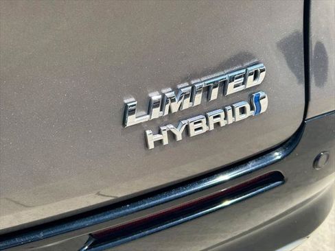 Certified 2023 Toyota Sienna Limited AWD/4WD image 14