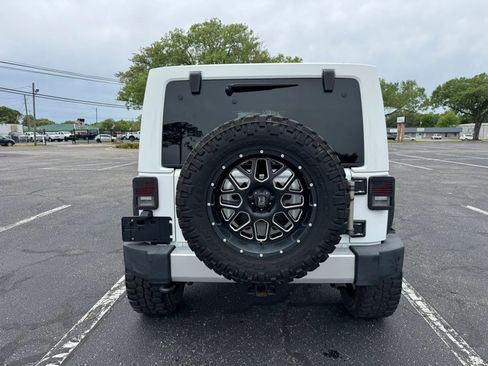 Used 2013 Jeep Wrangler Unlimited Sahara w/ Connectivity Group image 7