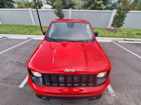 Used 2021 Jeep Renegade Sport FWD image 3