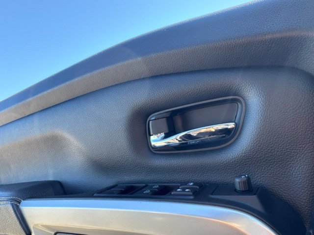Used 2019 Nissan Titan PRO-4X AWD/4WD image 25