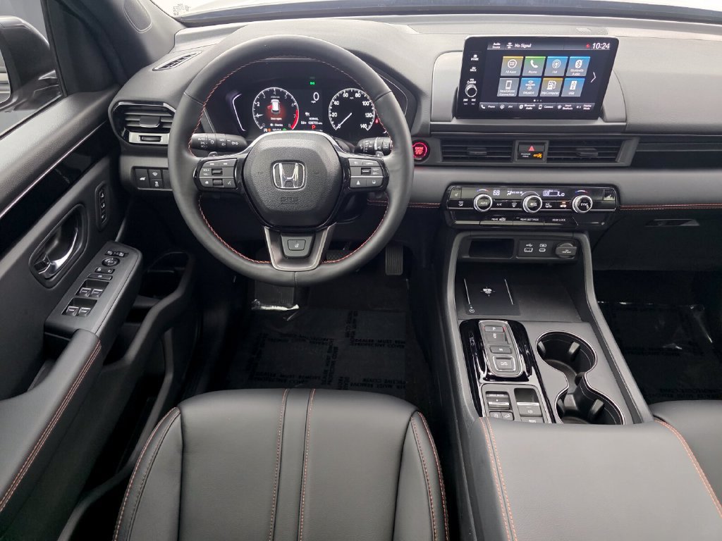 Used 2025 Honda Pilot TrailSport image 13