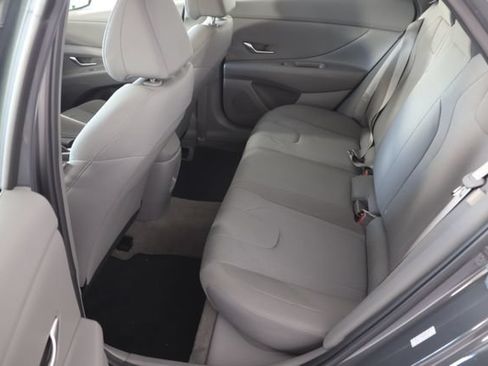 Certified 2024 Hyundai Elantra SE FWD image 18