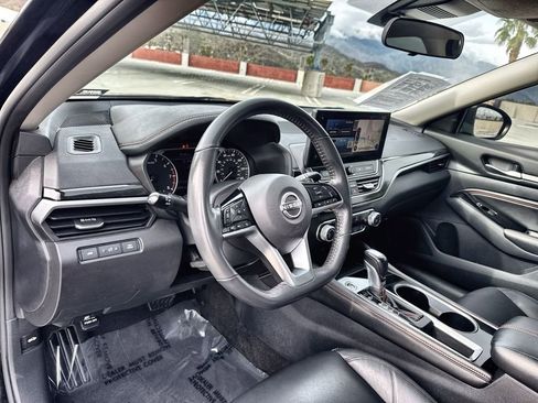 Used 2023 Nissan Altima 2.5 SR w/ SR Premium Package image 10