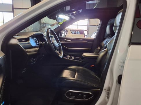 Used 2021 Jeep Grand Cherokee L Overland w/ Luxury Tech Group IV image 21