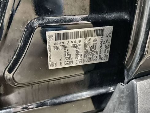 Used 2023 Nissan Rogue SV image 32