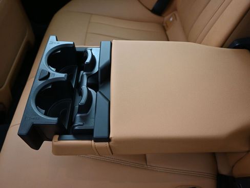 Used 2023 BMW 530e xDrive w/ Convenience Package image 17