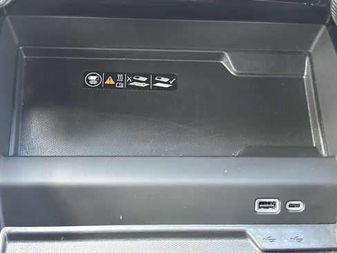 Certified 2025 Chevrolet Suburban RST w/ Advanced Technology Package AWD/4WD image 34