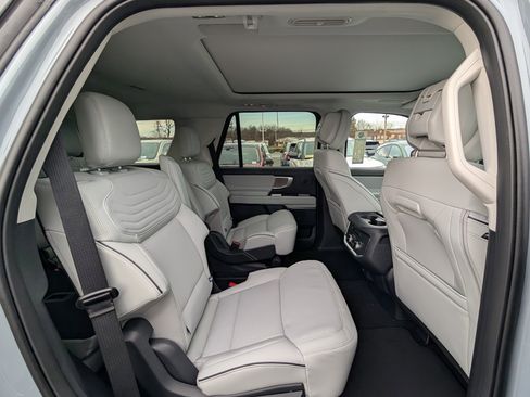 New 2026 Ford Expedition Platinum w/ Platinum Ultimate Package image 7