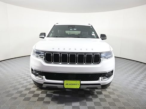 Used 2023 Jeep Wagoneer L Series II image 10