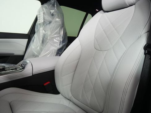 New 2026 BMW X5 sDrive40i RWD image 10