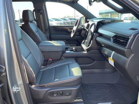 New 2026 GMC Yukon AT4 w/ AT4 Premium Package image 29