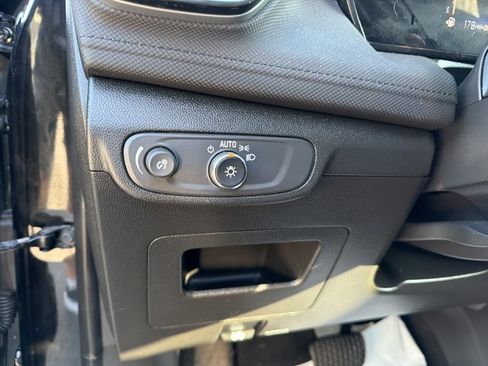 Used 2025 Chevrolet TrailBlazer LT image 17