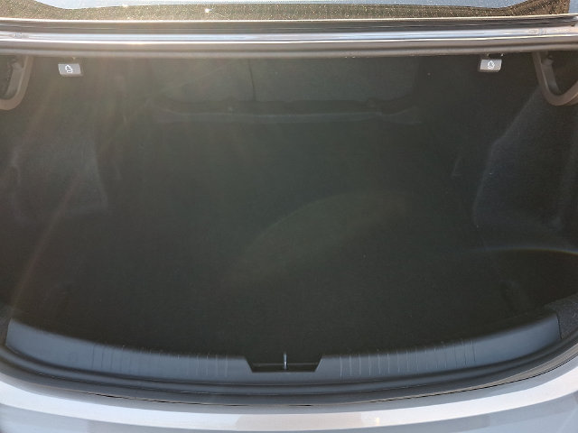 Used 2025 Chevrolet Malibu LT FWD image 28