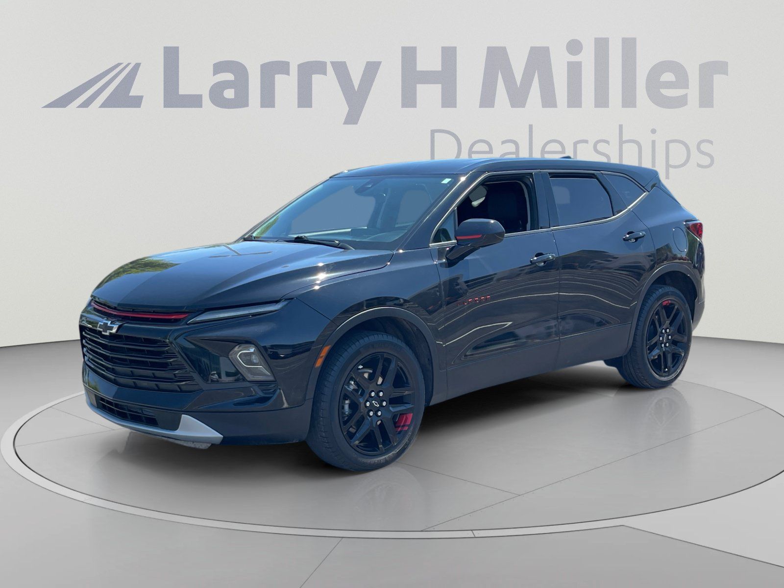 Used 2024 Chevrolet Blazer LT w/ Redline Edition FWD image 1