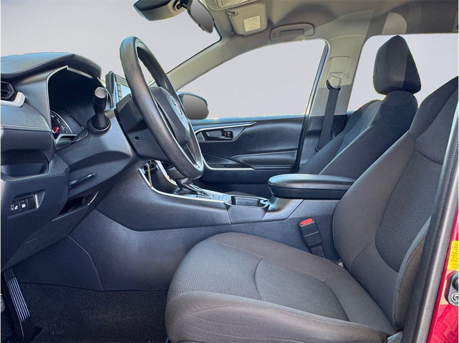 Used 2021 Toyota RAV4 LE AWD/4WD image 9
