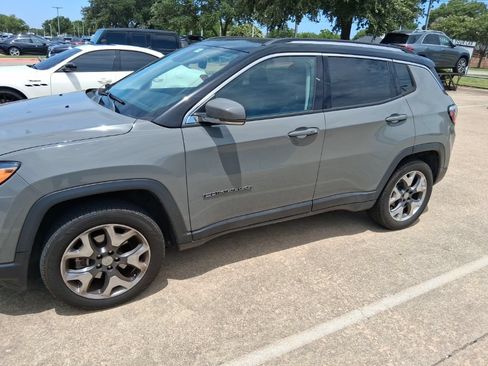 Used 2019 Jeep Compass Limited AWD/4WD image 6