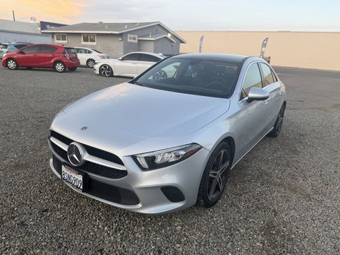 Used 2019 Mercedes-Benz A 220 image 1
